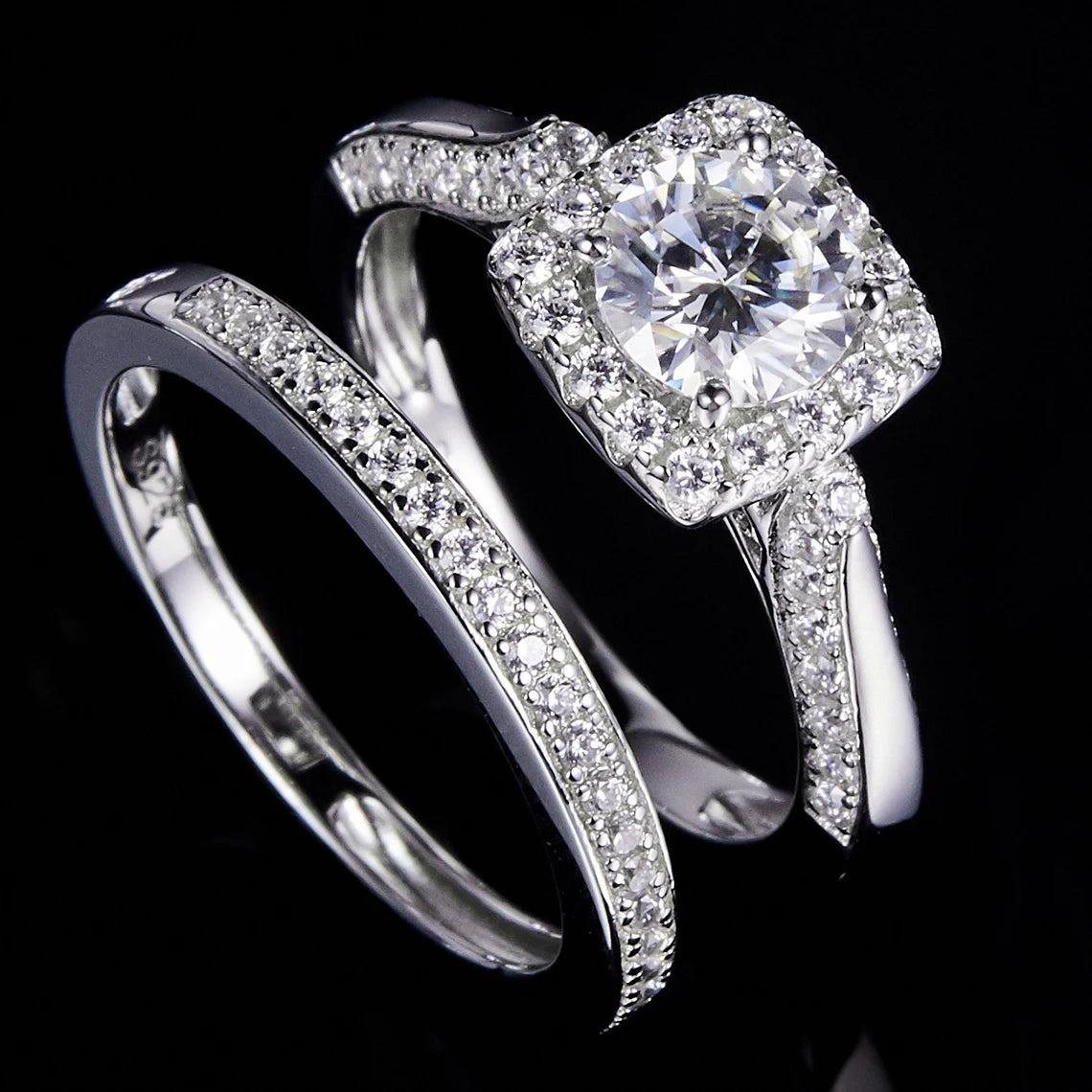 palash_halo_engagement_ring